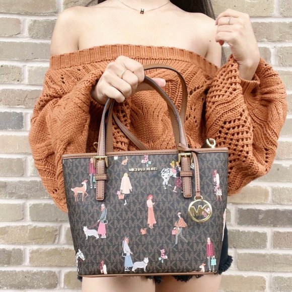 Michael Kors Handbags - NWT Michael Kors Tote Crossbody